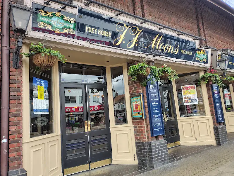 J.J. Moon's, Hornchurch