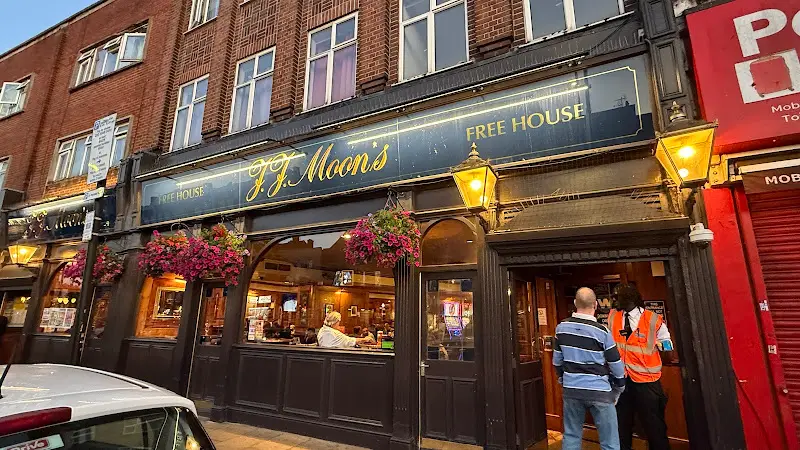 J.J. Moon's, Kingsbury