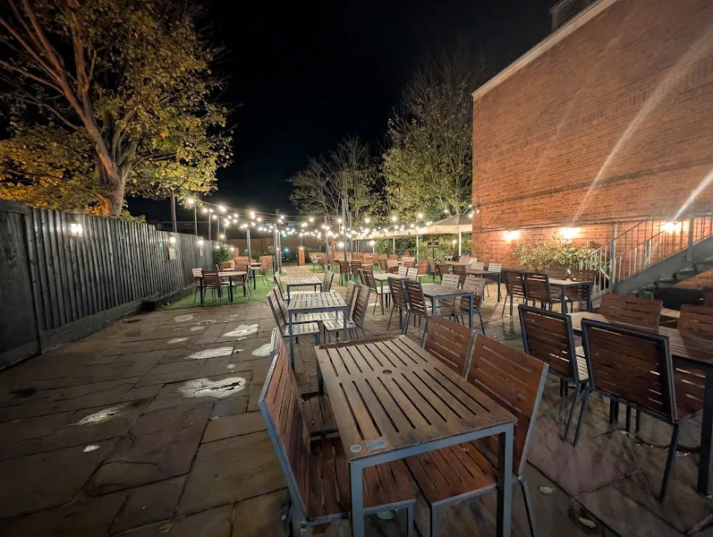 The Golden Lion, Newmarket