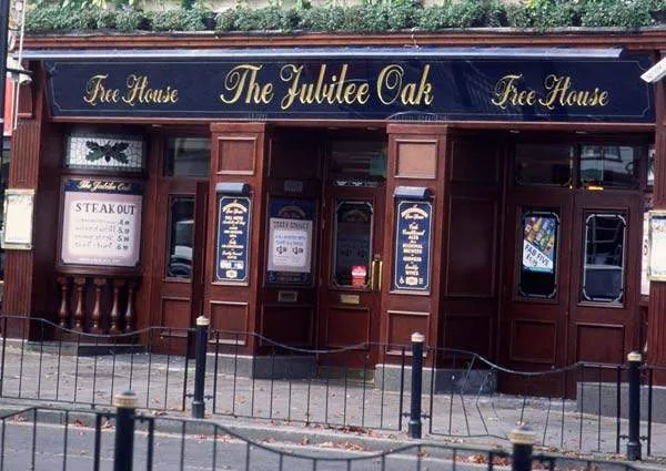 The Jubilee Oak, Crawley