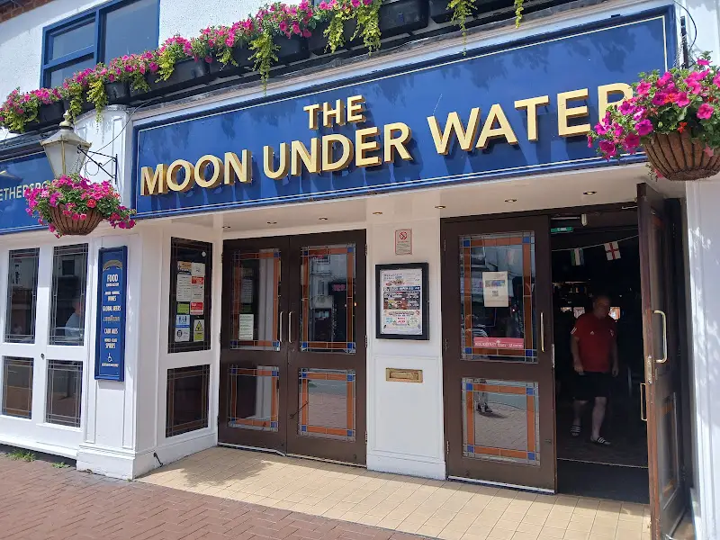 The Moon Under Water, Cradley Heath, Cradley Heath