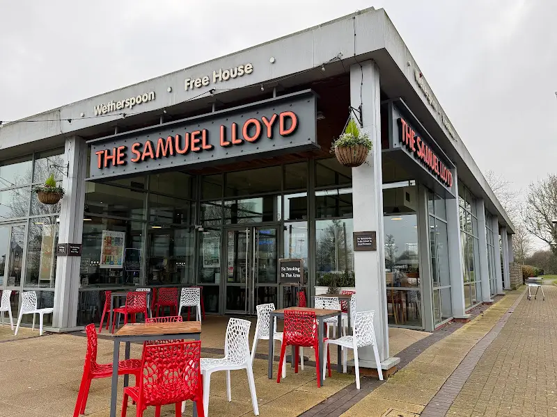 The Samuel Lloyd, Corby