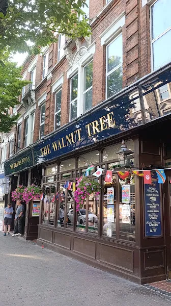 The Walnut Tree, Leytonstone